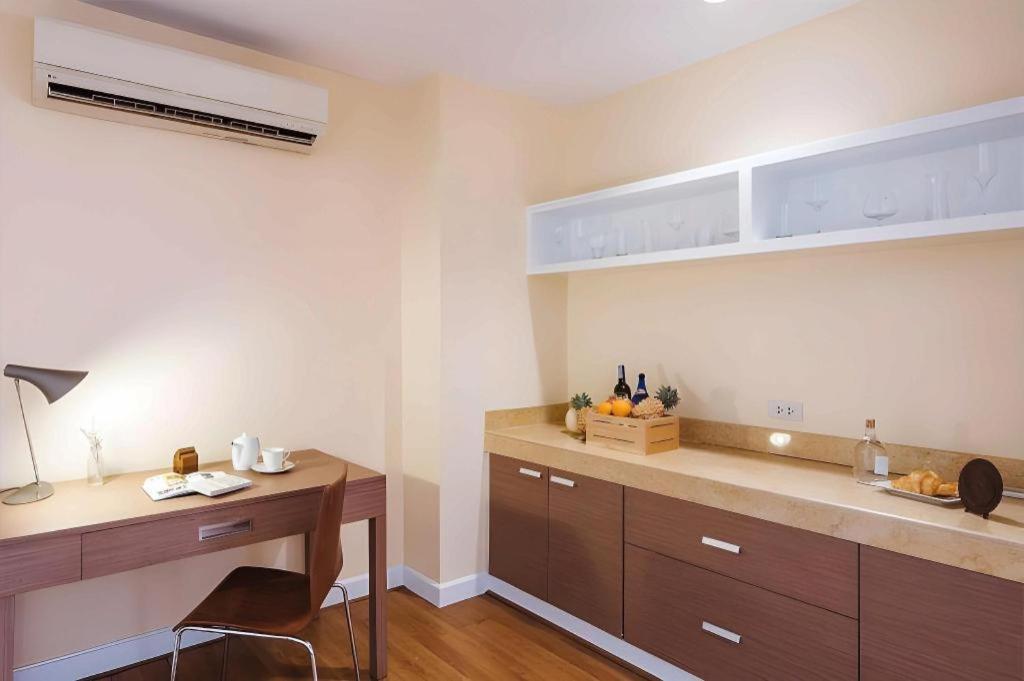 Clef Hotel